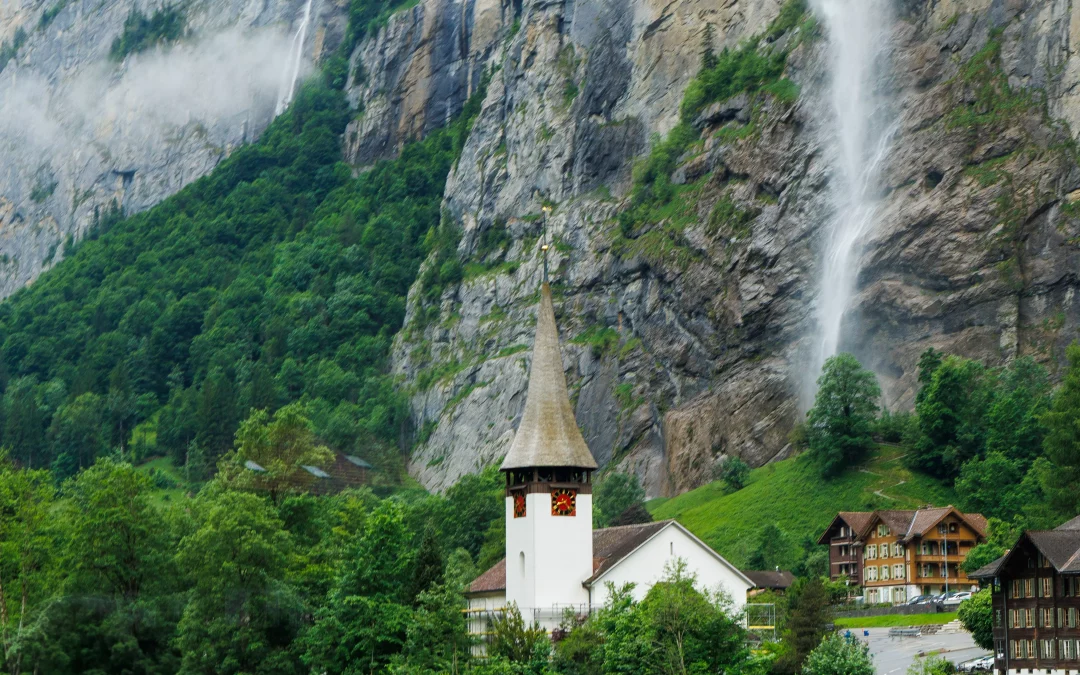 The Ascent to Wengen and Männlichen