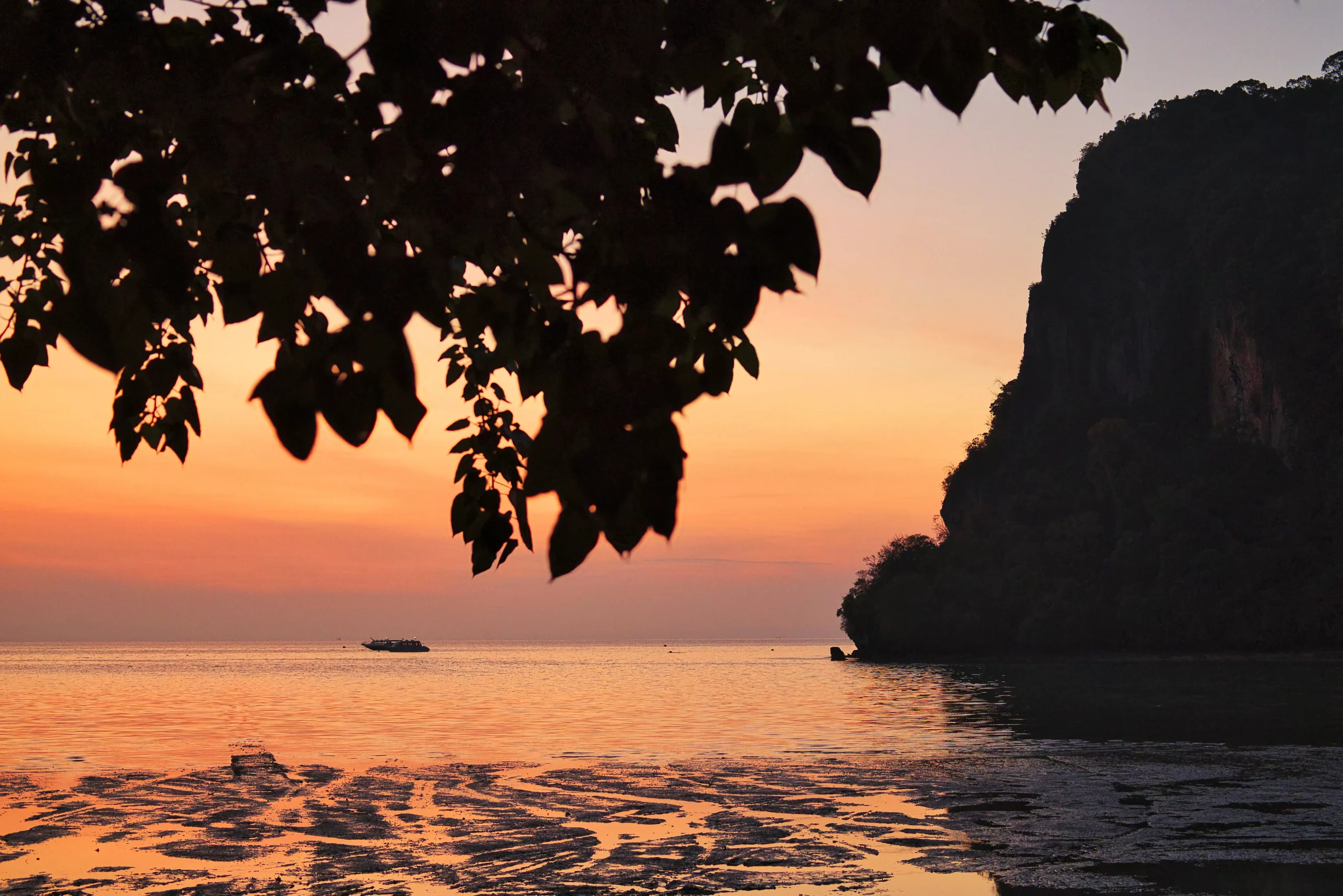 Sunrise in Railay Sunrise in Railay